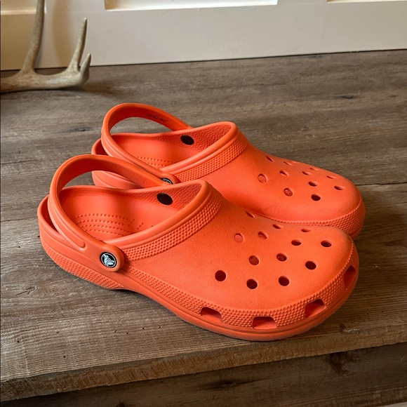 CROCS Unisex Orange Size Men 11/Women 13 - Picture 1 of 6